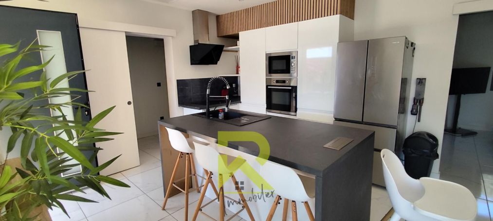 A louer MAISON  CONTEMPORAINE  BESSAN