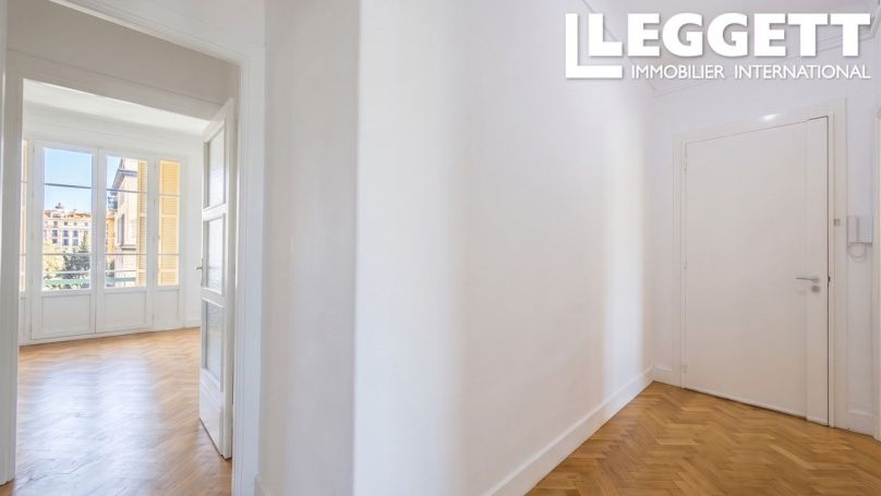 A louer APPARTEMENT DE PRESTIGE T2 56 M2 BORD DE MER NICE