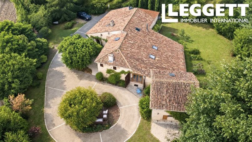 A louer MAISON  DE MAîTRE  CLION