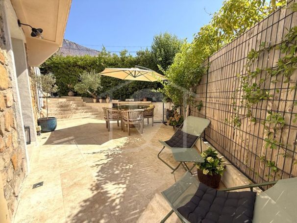 A louer APPARTEMENT T3 60 M2 TERRASSE BORD DE MER LE CANNET