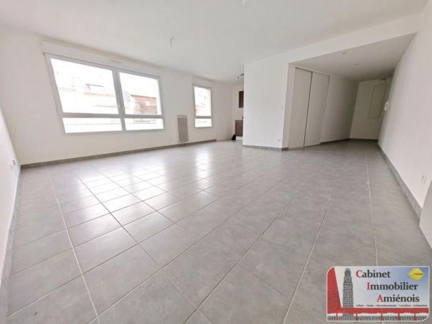 A louer APPARTEMENT T3 80 M2  AMIENS