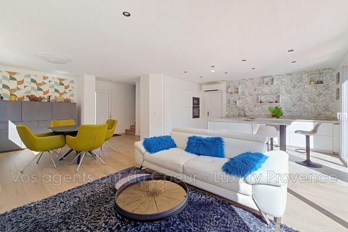 A louer MAISON  5 PIECES 105 M2  AIX EN PROVENCE