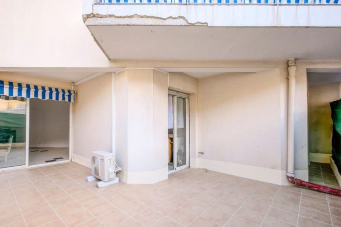 A louer APPARTEMENT T2 51 M2 TERRASSE BORD DE MER NICE