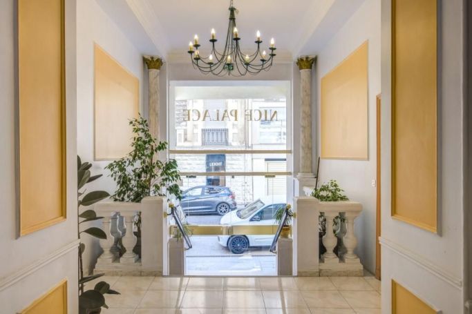 A louer APPARTEMENT T3 51 M2 BORD DE MER NICE