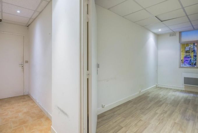 A louer STUDIO  14 M2 BORD DE MER NICE