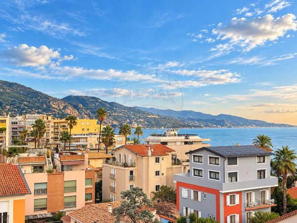 A louer APPARTEMENT T3 60 M2 TERRASSE BORD DE MER ROQUEBRUNE CAP MARTIN
