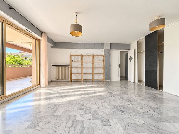 A louer APPARTEMENT T3 67 M2 TERRASSE BORD DE MER NICE