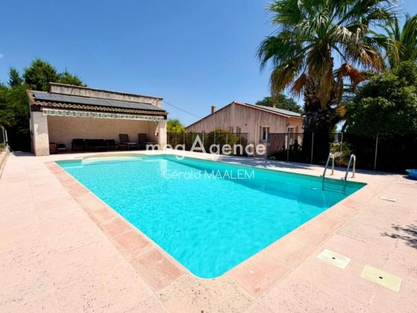 A louer MAISON  6 PIECES 140 M2 BORD DE MER ROQUEBRUNE SUR ARGENS