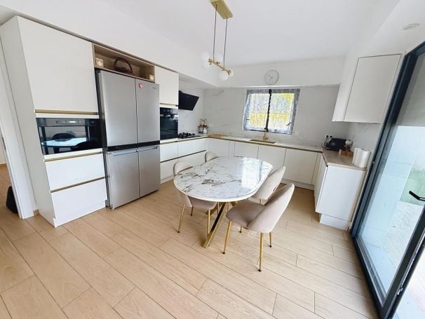A louer MAISON  4 PIECES 149 M2  SALLELES D AUDE