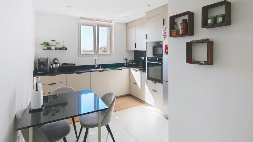A louer APPARTEMENT T3 68 M2 TERRASSE BORD DE MER SAINT RAPHAEL