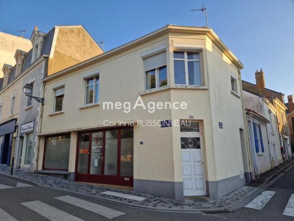 A louer APPARTEMENT T5 94 M2 BORD DE MER LES SABLES D OLONNE