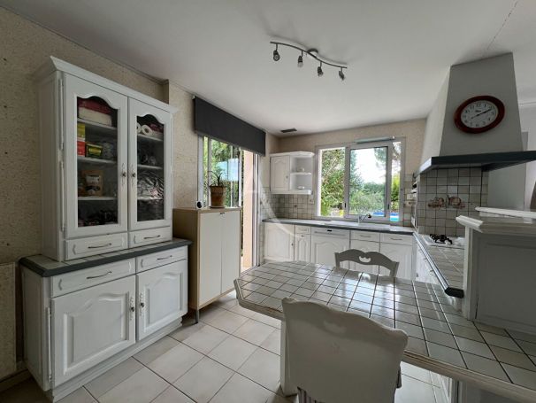 A vendre MAISON  6 PIECES 125 M2  AVRILLE