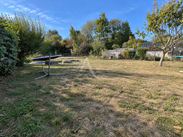 A vendre MAISON 5 PIECES 127 M2 AVRILLE