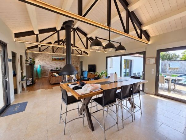 A vendre MAISON  5 PIECES 178 M2 BORD DE MER SAINT JEAN DE MONTS