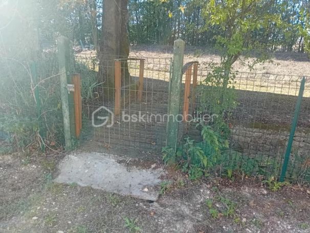 A louer LONGèRE  7 PIECES 202 M2  NERE