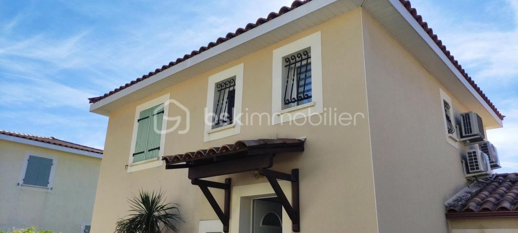 A louer MAISON  5 PIECES 107 M2  NIMES
