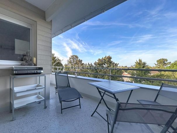 A louer APPARTEMENT T2 45 M2 BORD DE MER AMBARES ET LAGRAVE