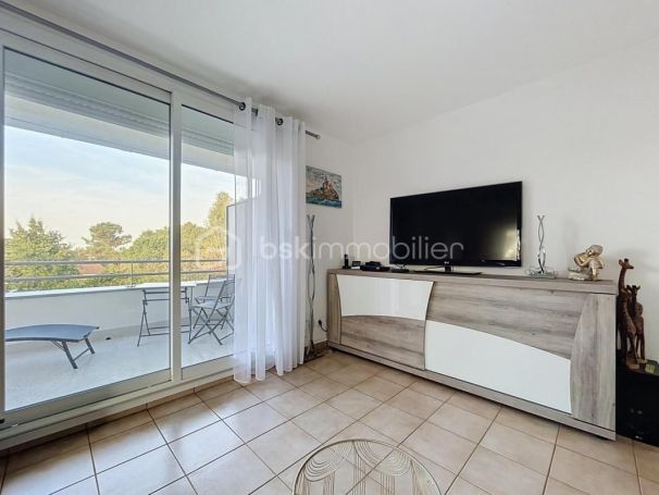 A louer APPARTEMENT T2 45 M2 BORD DE MER AMBARES ET LAGRAVE