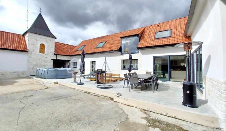 A louer APPARTEMENT T7 230 M2  HULLUCH