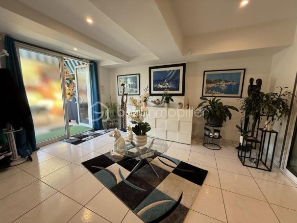 A louer APPARTEMENT DE PRESTIGE T5 193 M2 TERRASSE BORD DE MER ROYAN
