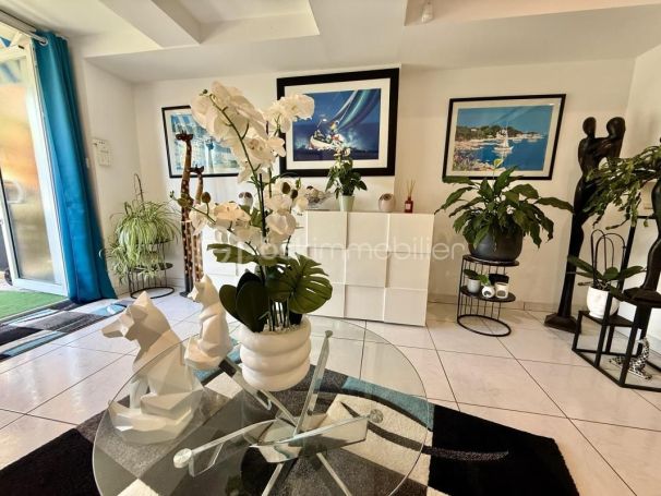 A louer APPARTEMENT DE PRESTIGE T5 193 M2 TERRASSE BORD DE MER ROYAN