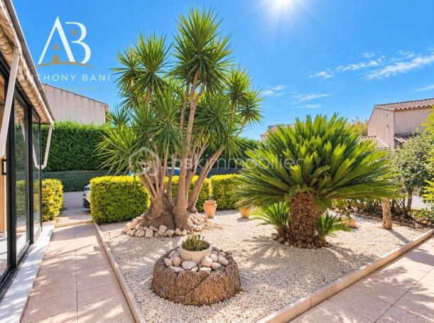 A louer MAISON  4 PIECES 105 M2 BORD DE MER ANTIBES