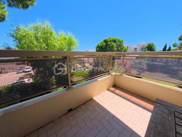A louer APPARTEMENT T2 49 M2 TERRASSE BORD DE MER GOLFE JUAN