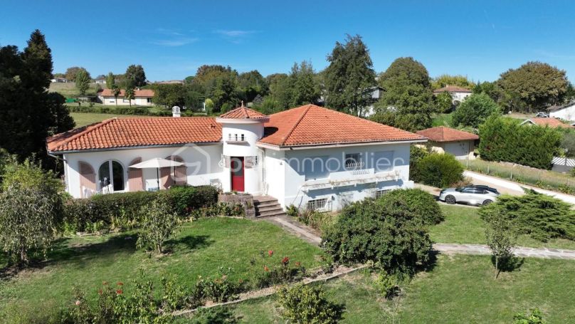 A louer MAISON  D'ARCHITECTE  POUILLON