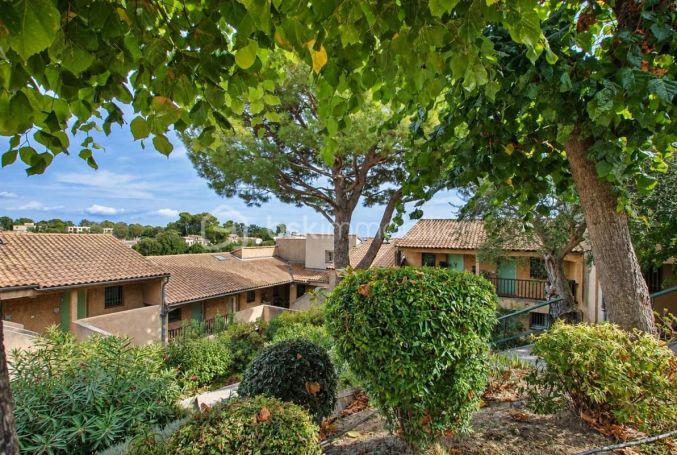 A louer APPARTEMENT T2 27 M2 TERRASSE BORD DE MER VILLENEUVE LOUBET