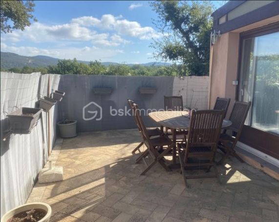 A louer MAISON  3 PIECES 47 M2  SAINT CEZAIRE SUR SIAGNE