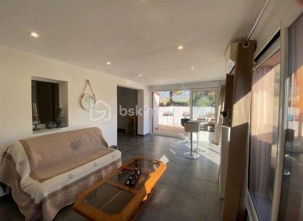A louer MAISON  3 PIECES 47 M2  SAINT CEZAIRE SUR SIAGNE