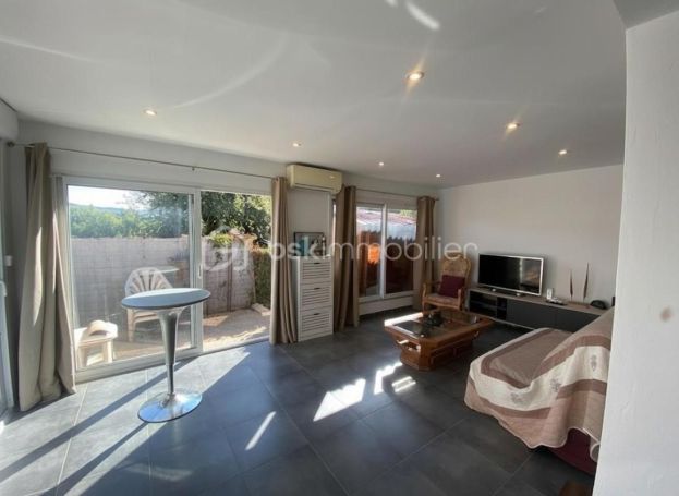 A louer MAISON  3 PIECES 47 M2  SAINT CEZAIRE SUR SIAGNE