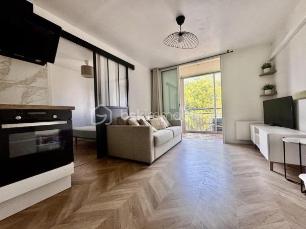 A louer APPARTEMENT T2 24 M2 BORD DE MER LA SEYNE SUR MER