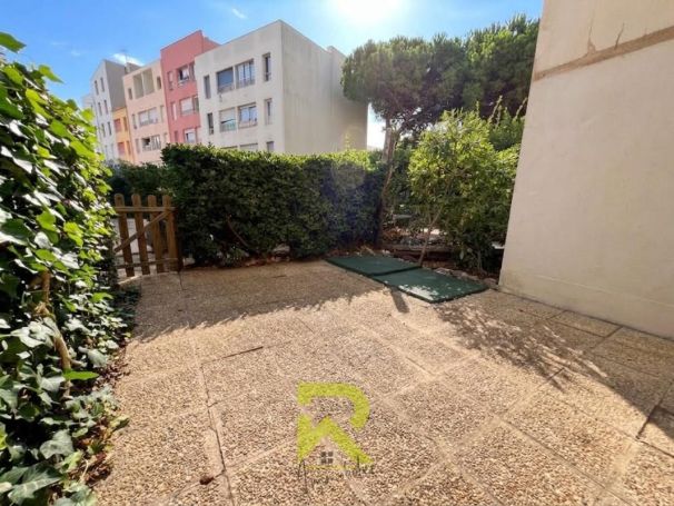 A louer STUDIO  30 M2 TERRASSE BORD DE MER LE CAP D AGDE