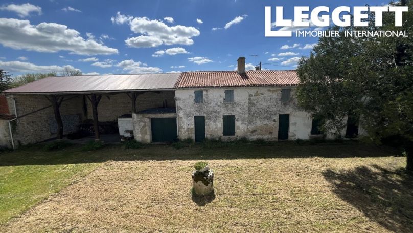 A louer MAISON  DE MAîTRE  SURGERES