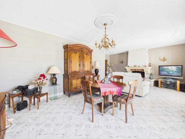 A louer MAISON  5 PIECES 150 M2  AFA