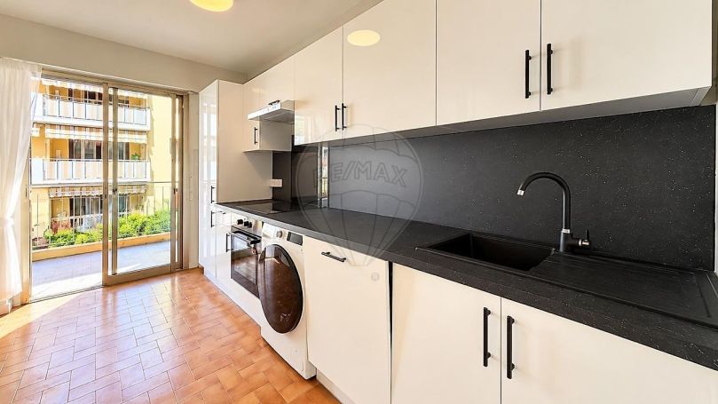 A louer APPARTEMENT T4 89 M2 TERRASSE BORD DE MER NICE