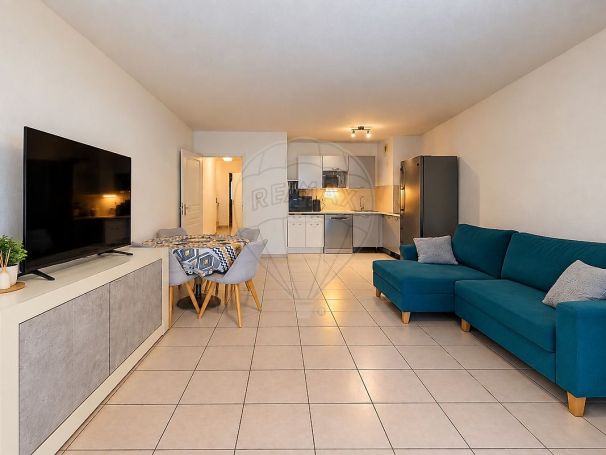 A louer APPARTEMENT T3 62 M2 TERRASSE BORD DE MER NICE