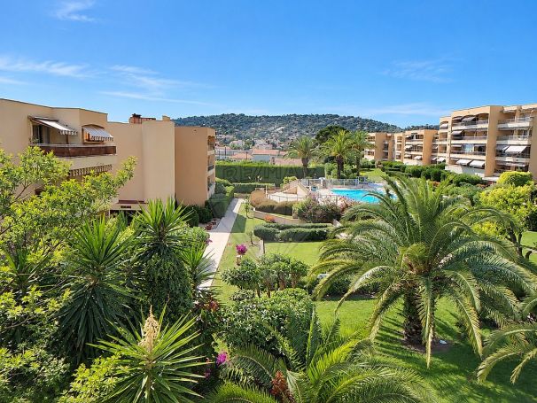 A louer APPARTEMENT T2 45 M2 TERRASSE BORD DE MER VALLAURIS