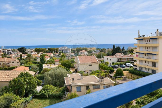 A louer APPARTEMENT T4 87 M2 TERRASSE VUE MER CAGNES SUR MER