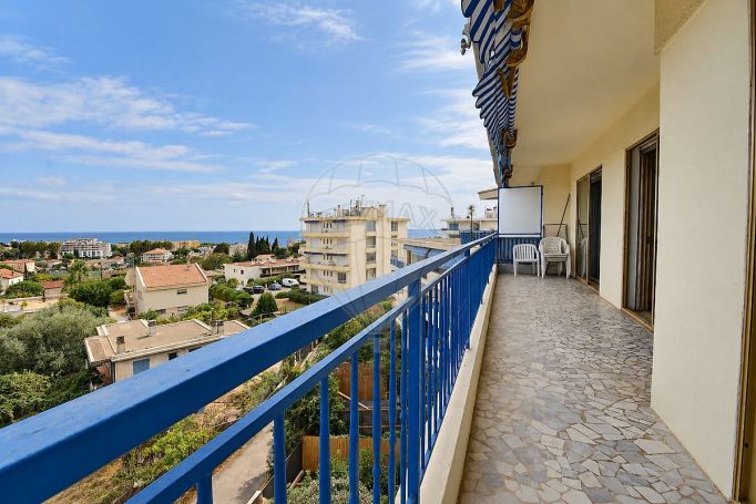 A louer APPARTEMENT T4 87 M2 TERRASSE VUE MER CAGNES SUR MER