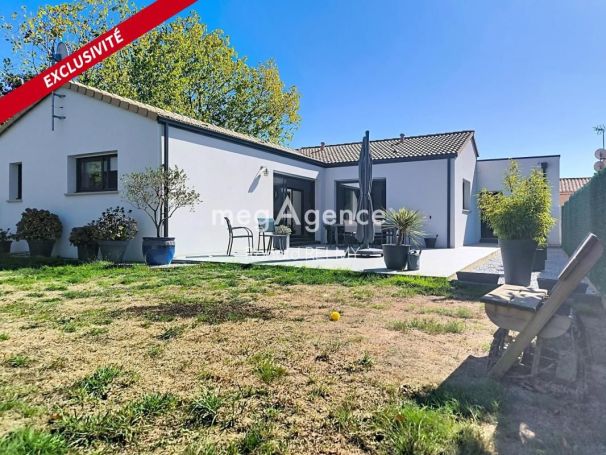 A louer MAISON  CONTEMPORAINE BORD DE MER BREM SUR MER