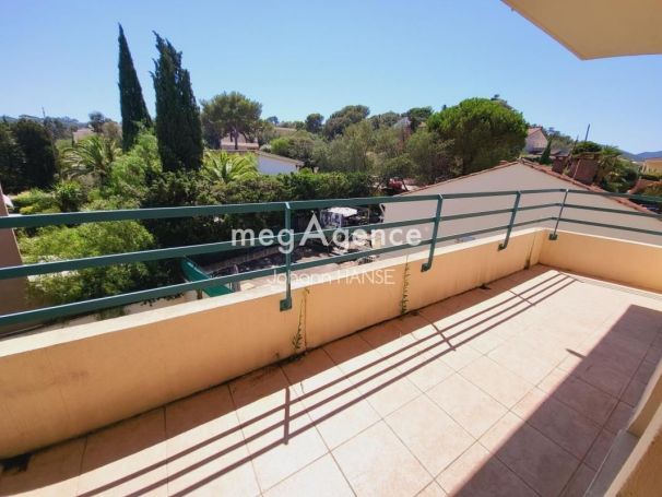 A louer APPARTEMENT T2 43 M2 BORD DE MER CAVALAIRE SUR MER