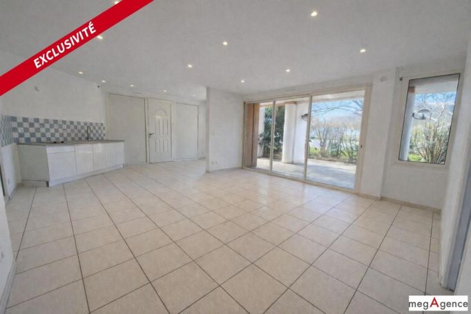 A louer APPARTEMENT T2 55 M2 PLAGE à PIED LE LAVANDOU