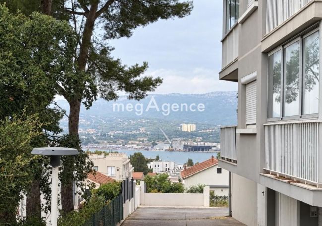 A louer APPARTEMENT T3 63 M2 BORD DE MER LA SEYNE SUR MER
