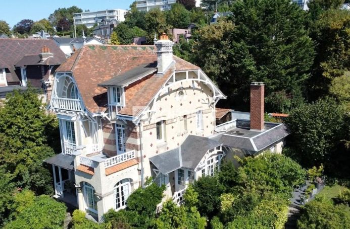 A louer MAISON 8 PIECES 247 M2 BORD DE MER SAINTE ADRESSE