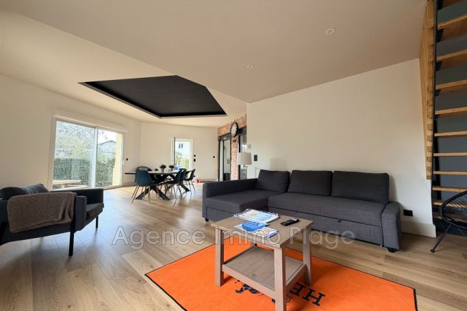 A vendre MAISON  4 PIECES 106 M2 BORD DE MER SOULAC SUR MER GARE