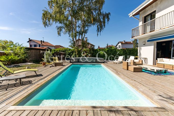 A louer MAISON  8 PIECES 336 M2  SAINT VINCENT DE TYROSSE