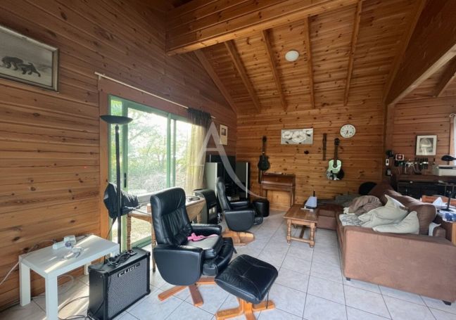 A vendre MAISON  5 PIECES 120 M2  SAINT HILAIRE LA FORET