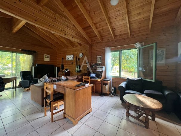 A vendre MAISON  5 PIECES 120 M2  SAINT HILAIRE LA FORET